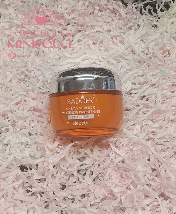 Crème visage éclaircissante et éclaircissante 5 en 1 vitamine C active + niacinamide 50ml. sadoer